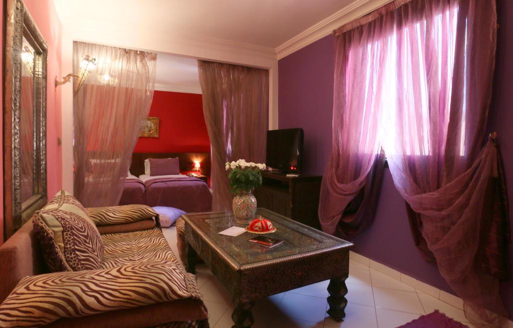 Hotel Tafoukt Marrakesh Buitenkant foto