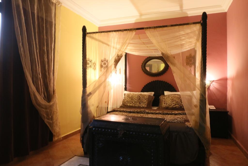 Hotel Tafoukt Marrakesh Buitenkant foto