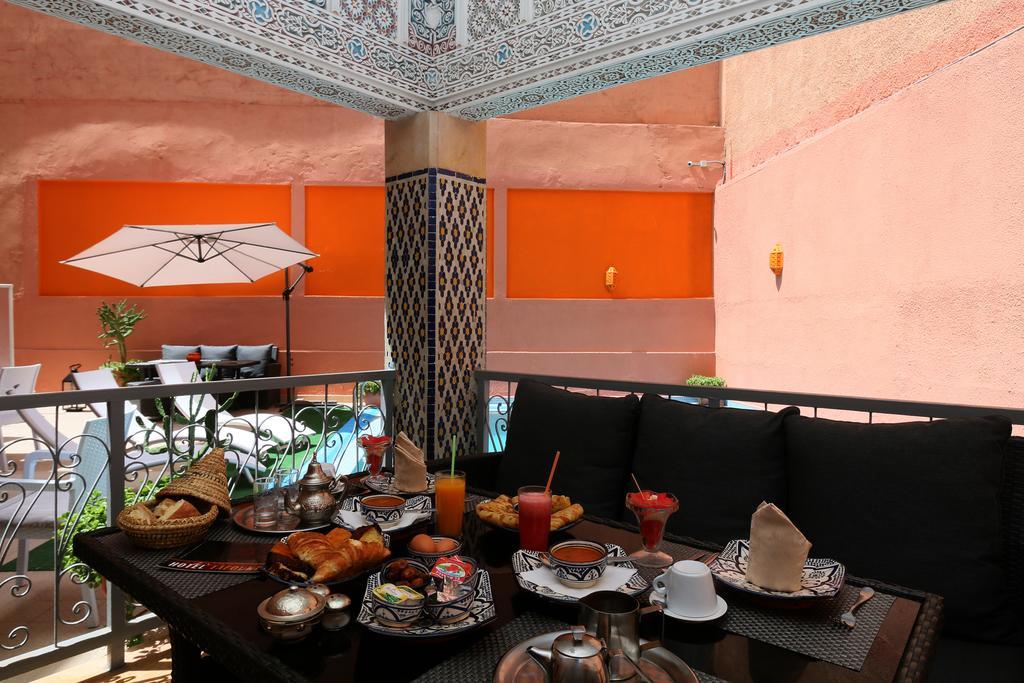 Hotel Tafoukt Marrakesh Buitenkant foto