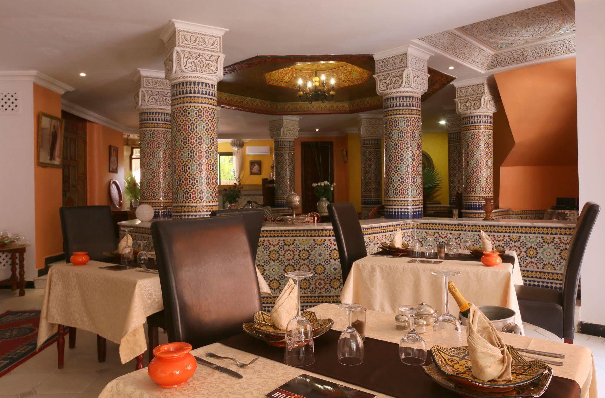 Hotel Tafoukt Marrakesh Buitenkant foto