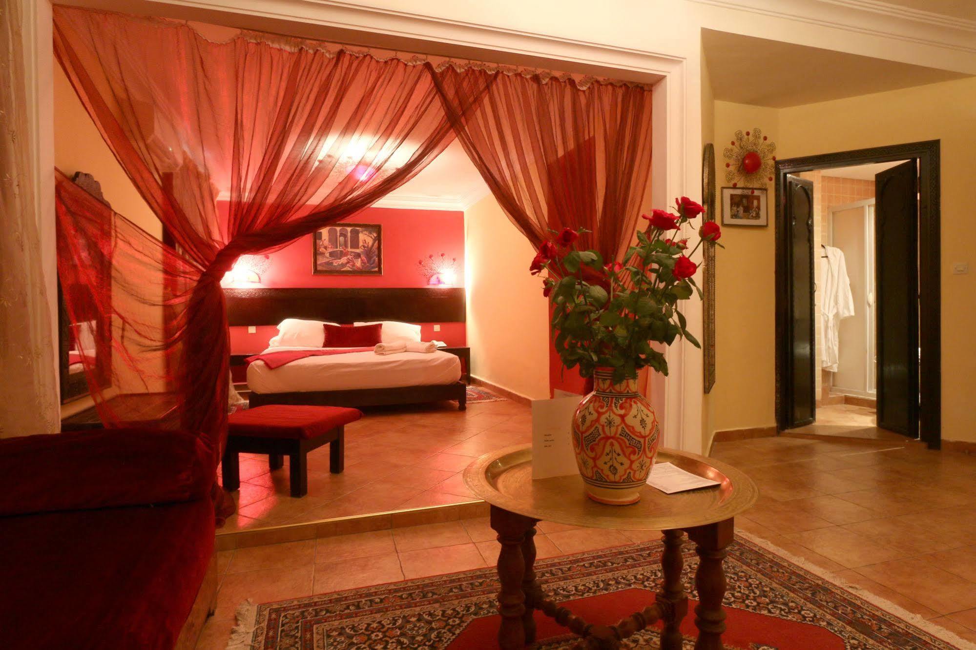 Hotel Tafoukt Marrakesh Buitenkant foto