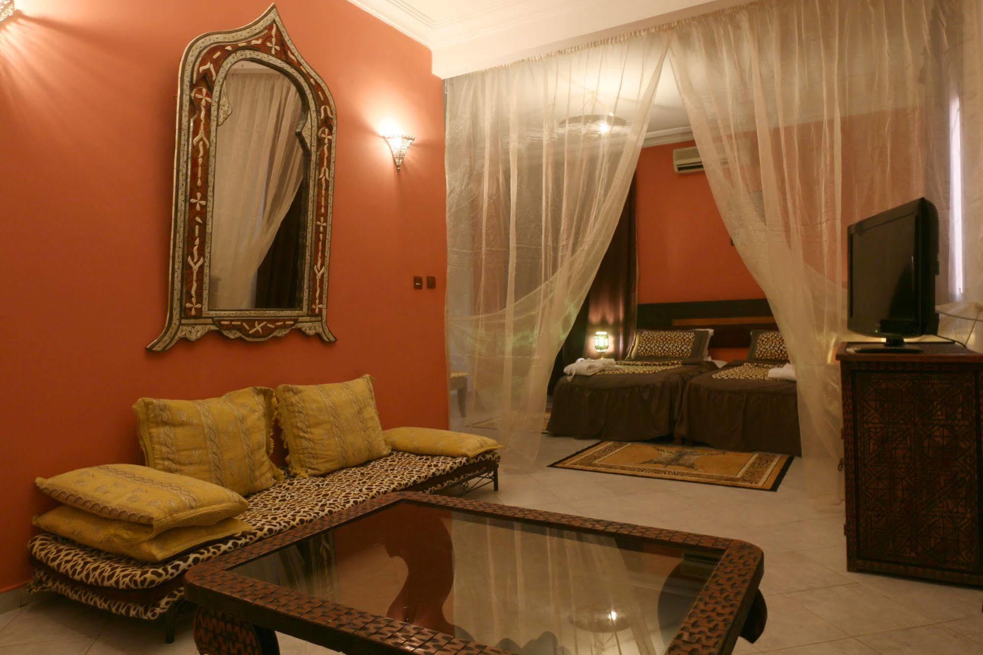 Hotel Tafoukt Marrakesh Buitenkant foto