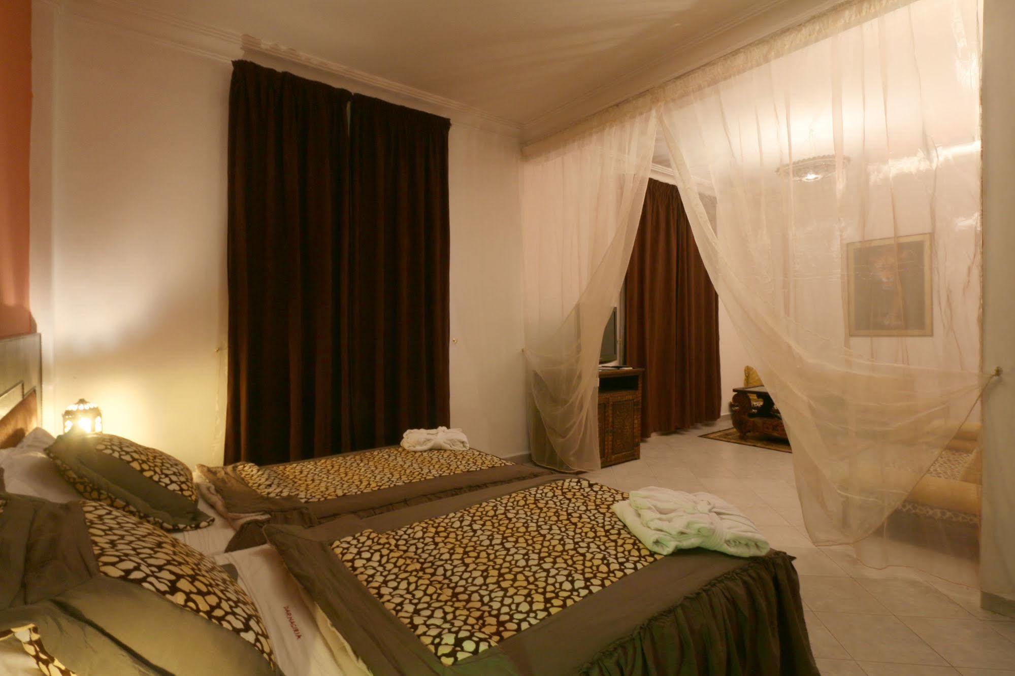 Hotel Tafoukt Marrakesh Buitenkant foto
